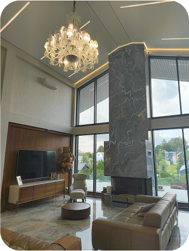 Управление умным домом с Алисой: освещение и умный карниз для штор в гостиной.