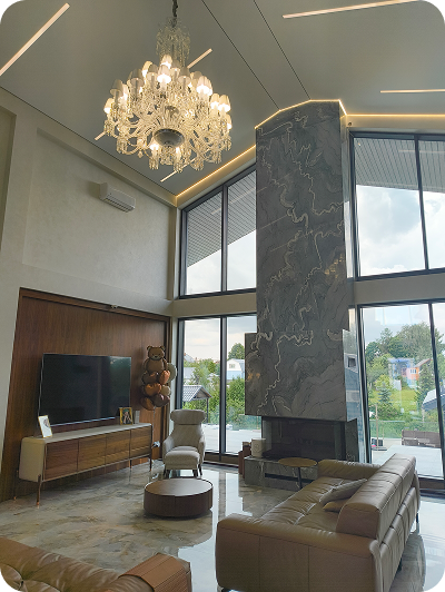 Управление умным домом с Алисой: освещение и умный карниз для штор в гостиной.